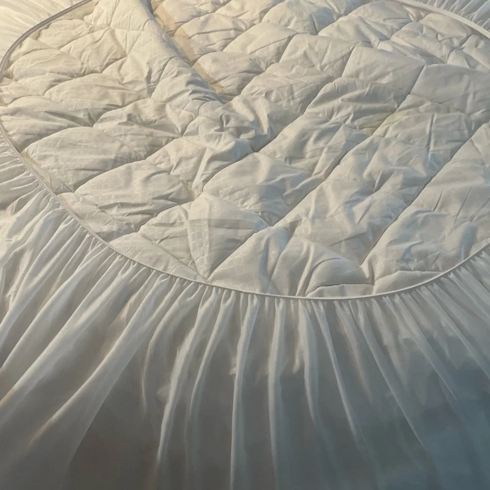 Brand new quilted mattress cover
